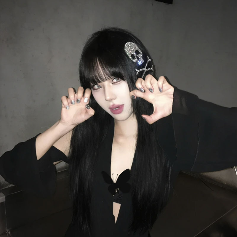 Rokām darināts galvas rotaslietas ar kaula formu un kristāliem, tumšs gotiskais stils