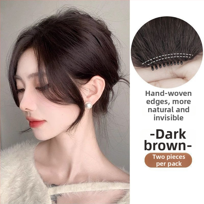 Sieviešu parūka ar diagonālajām bangs — temperatūrai izturīgas šķiedras; dabīga matu līnija; piemērota visām sejas formām; nav permas vai krāsošanas