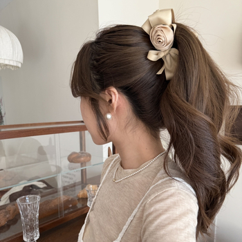 Banán formájú hajcsat 3D rózsával és szalaggal, kézműves, virágos stílusú fejfedő nőknek