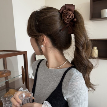 Banán formájú hajcsat 3D rózsával és szalaggal, kézműves, virágos stílusú fejfedő nőknek