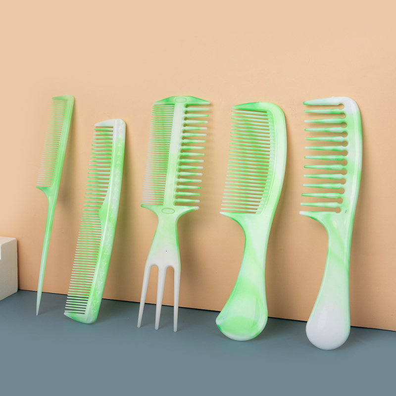 Гребен за коса, пластмасов, не е внос, без марка, за ежедневна употреба