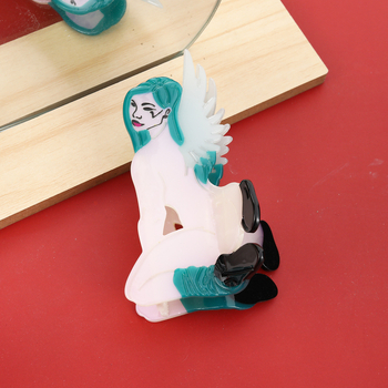 Női hajcsipesz Gripper típusú, egyedi dizájn és különleges forma; kézzel készített; anyag: ecetsav