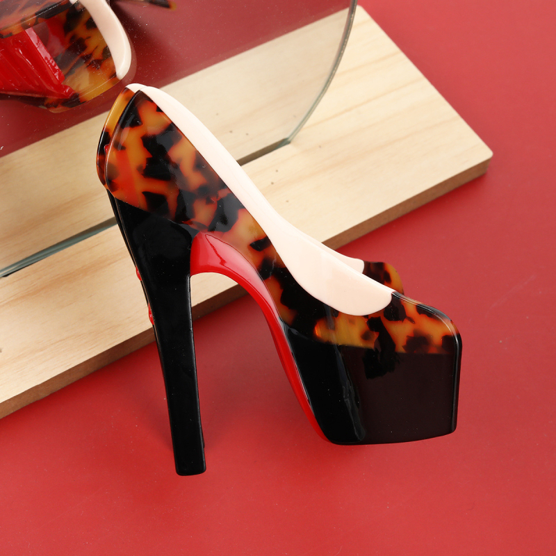 Női hajcsipesz Gripper típusú, egyedi dizájn és különleges forma; kézzel készített; anyag: ecetsav