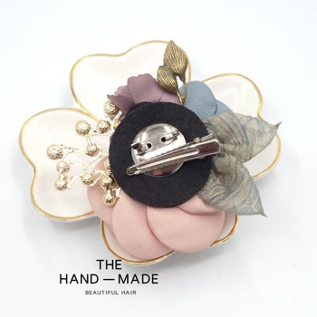 Καρφί ρούχων με υφασμάτινο λουλούδι – για φουλάρι, πουλόβερ και παλτό, χειροποίητο διακοσμητικό