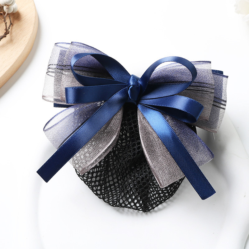 Rankų darbo plaukų aksesuaras su šilko siūlu ir tinkline dizainu