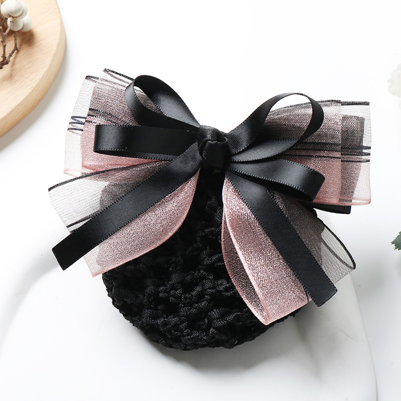 Rankų darbo plaukų aksesuaras su šilko siūlu ir tinkline dizainu