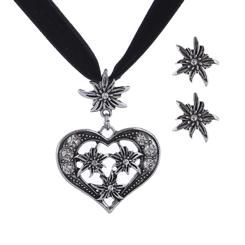 Ötvözetből készült nyaklánc elektroplatizálással, szív alakú medállal