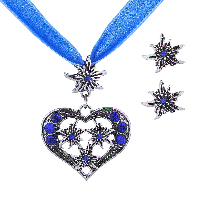 Ötvözetből készült nyaklánc elektroplatizálással, szív alakú medállal