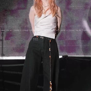 Hosszú szövött tehénbőrből készült derékzsinór gyöngyökkel, egyszerű stílus, kampó zárás, kagylócsattal