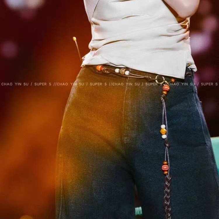 Hosszú szövött tehénbőrből készült derékzsinór gyöngyökkel, egyszerű stílus, kampó zárás, kagylócsattal