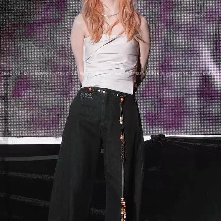 Hosszú szövött tehénbőrből készült derékzsinór gyöngyökkel, egyszerű stílus, kampó zárás, kagylócsattal