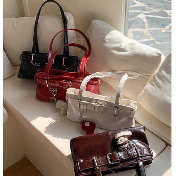 Pečių rankinė su lokomotyvo sagties dizainu, didelis talpa, PU pamušalas, ruduo 2024