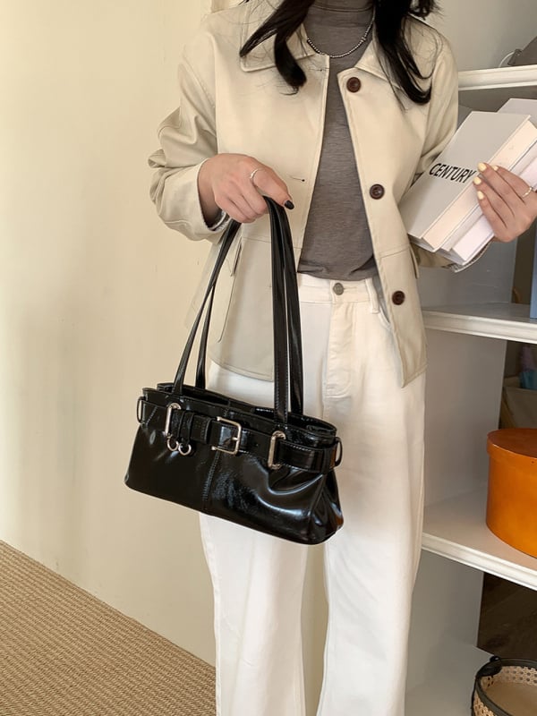 Pečių rankinė su lokomotyvo sagties dizainu, didelis talpa, PU pamušalas, ruduo 2024