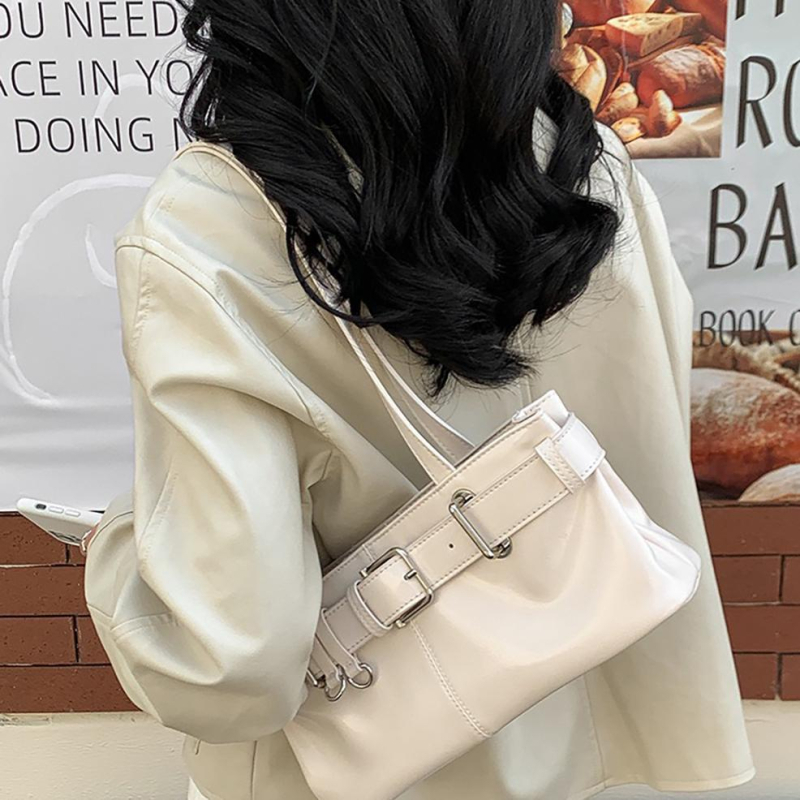 Pečių rankinė su lokomotyvo sagties dizainu, didelis talpa, PU pamušalas, ruduo 2024