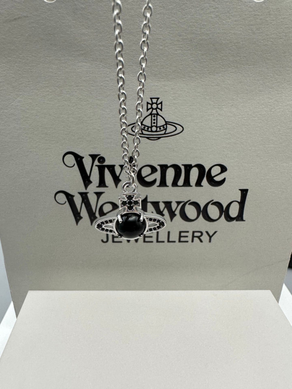 Nakit od titan čelika; mikro postavljanje kamenja; privjesak od bakra; običan lanac; težina 8 g