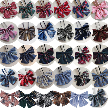 Γραβάτα-λουλούδι για κολάρο — χειροποίητη; ριγέ μοτίβο; επένδυση από πολυεστέρα; κέντημα; unisex σχέδιο με επίπεδη κεφαλή