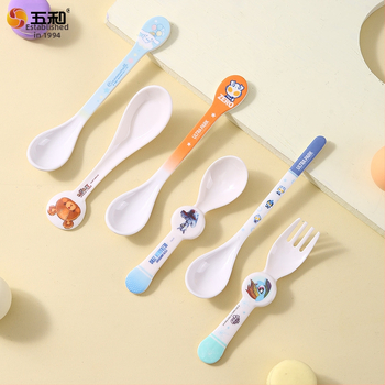 Bērnu plastmasas karote ar karikatūras rakstu, svaigs un mīļš stils