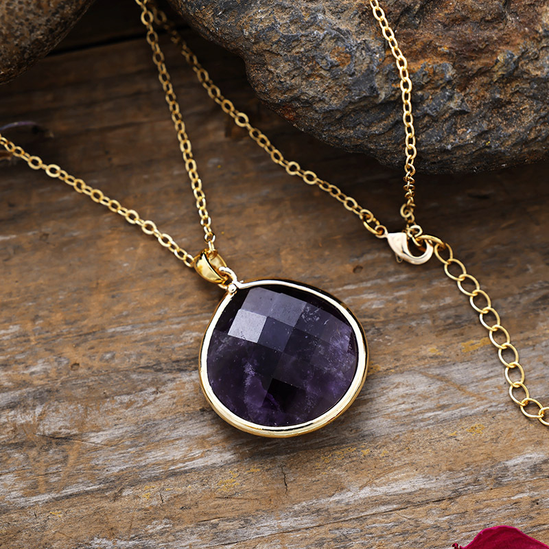 Kaklarota ar labradoritīgu ar ūdens piliens formas kulonu, franču stila dizains, oriģinālais dizains