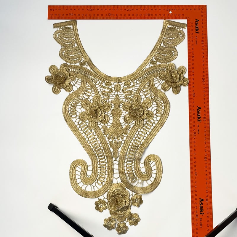 Ovratnik od čipke s cvjetnim detaljem za haljine — poliester, ukrasni izrez dekoltea, pogodno za večernje i vjenčane haljine