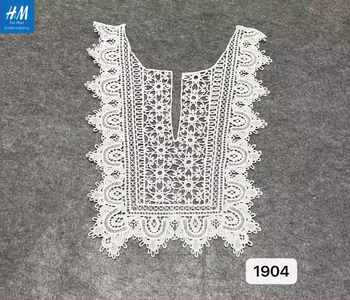 DIY kaklo apykaklė su vandens tirpios siuvinėjimo detalėmis — iškirptas nėrinių kaklas, dekoratyvus megztiniams, universalus kvadratinis arba apvalus kaklo iškirpimas