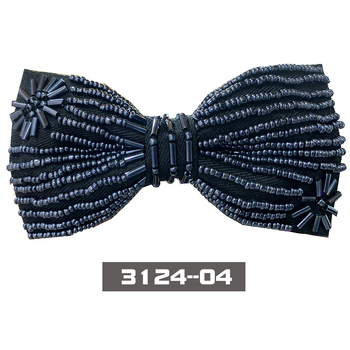 Férfi csokornyakkendő kristályos hímzés és gyöngycső részlettel; pillangó motívum; csíkos mintázat; lapos fejű; uniszex