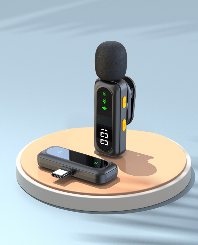 J3 lavalier mikrofons, omni-direkcijas uztvere, 20 Hz–20 kHz, akumulatora darbības laiks 6–8 stundas