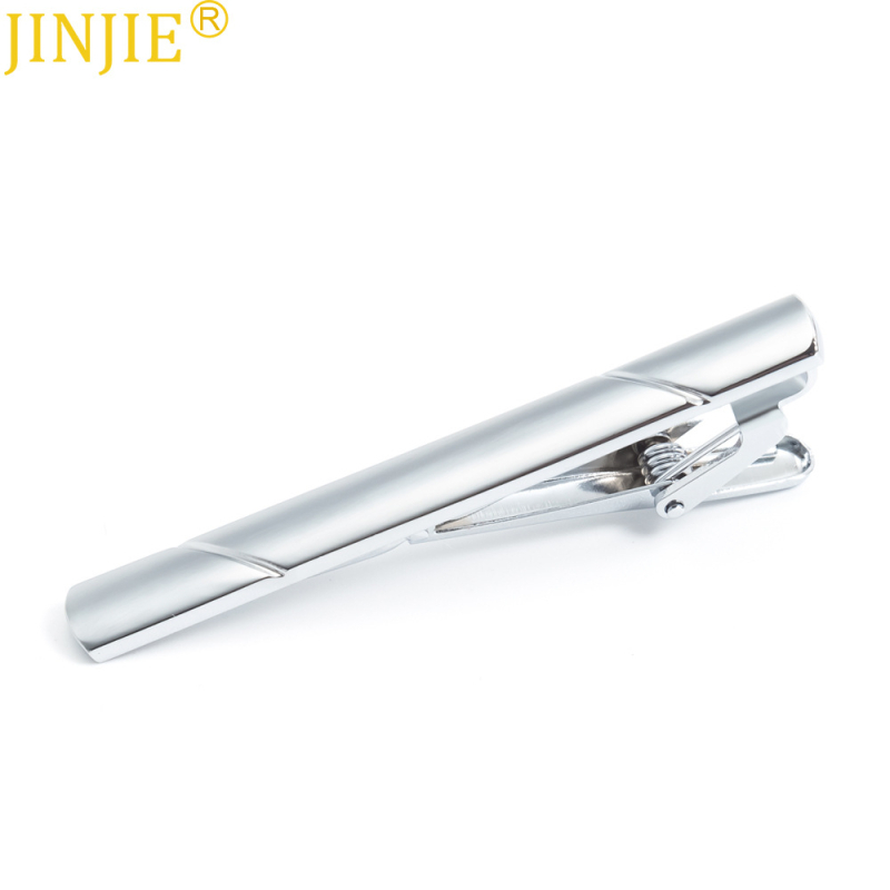 Réz nyakkendő-klip geometriás mintával, elektroplatinált felülettel, sík fejű, uniszex.