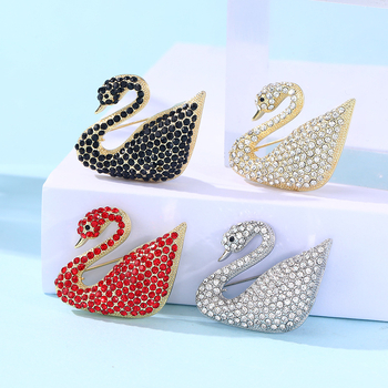 Vintage labud broš, cinkova legura, elektroplatiranje, proljeće 2025