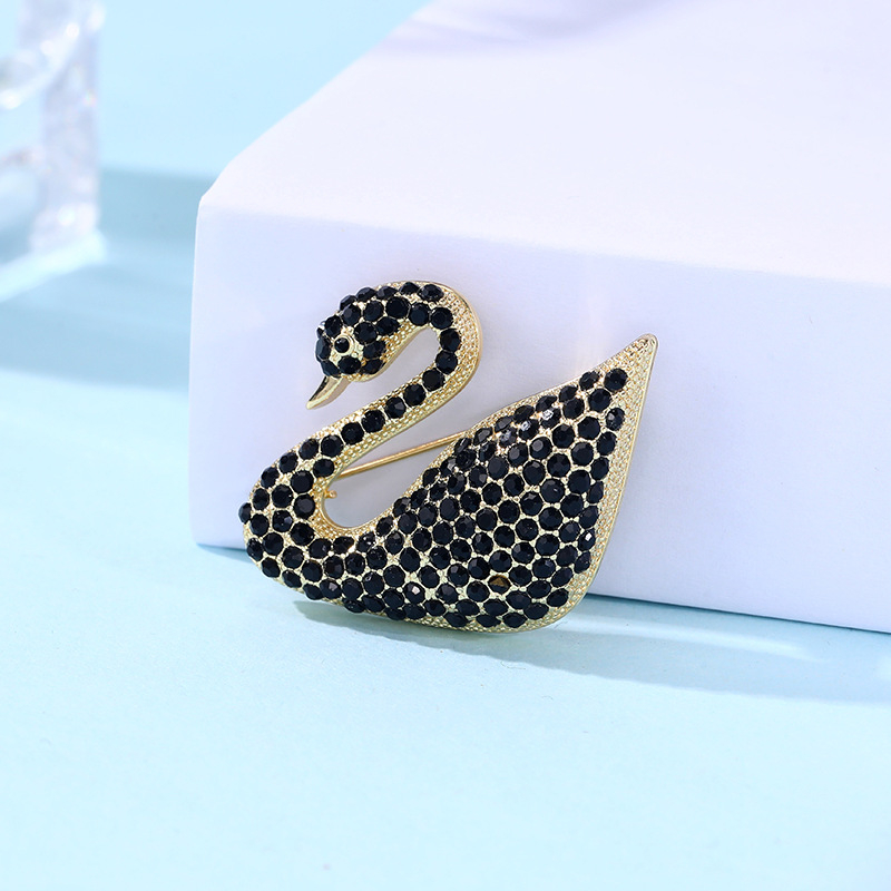 Vintage labud broš, cinkova legura, elektroplatiranje, proljeće 2025