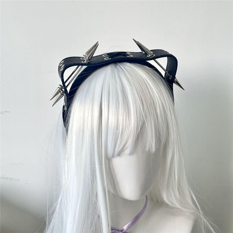 Аксесоар за глава: Сребърна диадема с пирони, форма на възел