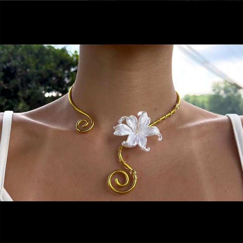 Κολιέ τύπου γιακά – Σίδηρος, Μοντέλο Λουλούδι, 60 g, Κανονική Αλυσίδα, Στυλ μόδας γραφείου