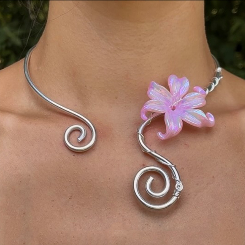 Κολιέ τύπου γιακά – Σίδηρος, Μοντέλο Λουλούδι, 60 g, Κανονική Αλυσίδα, Στυλ μόδας γραφείου