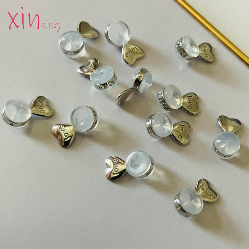 Füldugó: szív alakú és hengeres formájú, réz és szilikon, elektroplatírozás