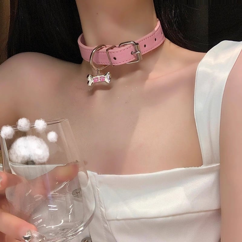 Choker ogrlica, materijal koža, marka Unique, lanac u obliku valova, stil punk, izlazak proljeće 2025