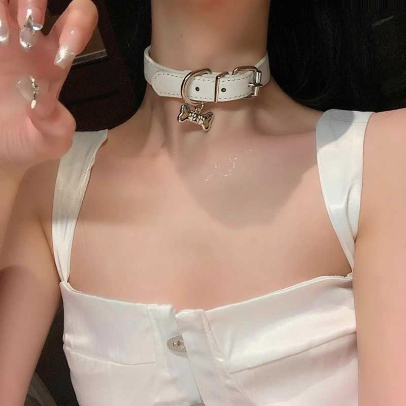 Choker ogrlica, materijal koža, marka Unique, lanac u obliku valova, stil punk, izlazak proljeće 2025