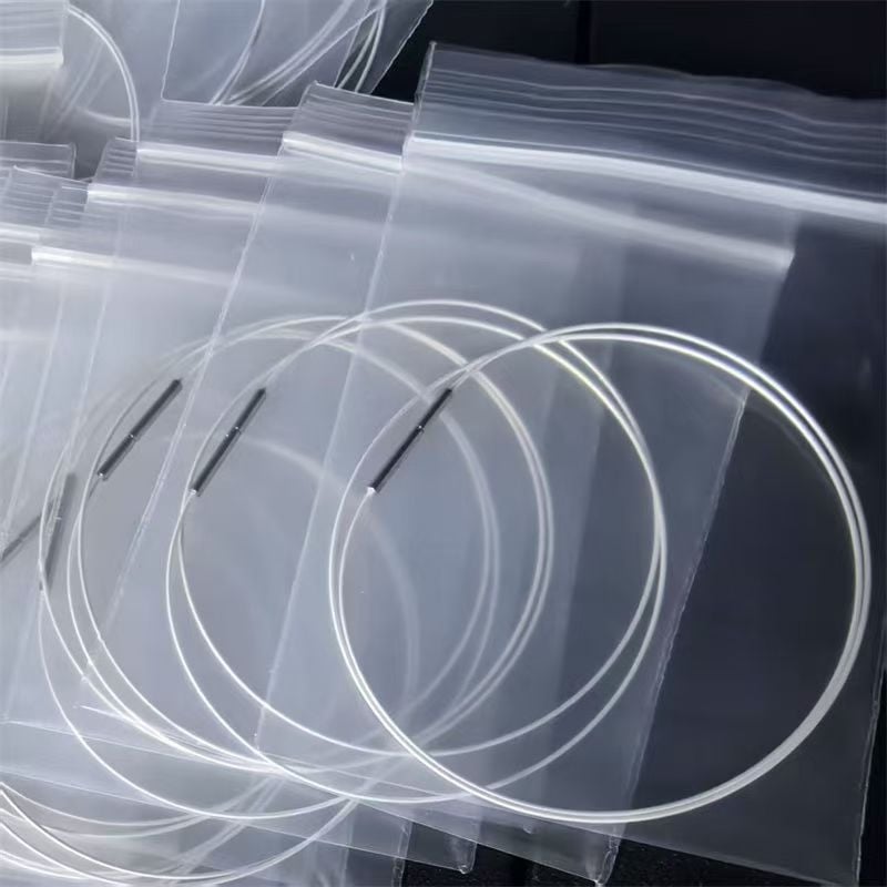 Kaelakee, geomeetriline, mitmekihiline roostevabast terasest madu-kett ja titaniumpuust ripats