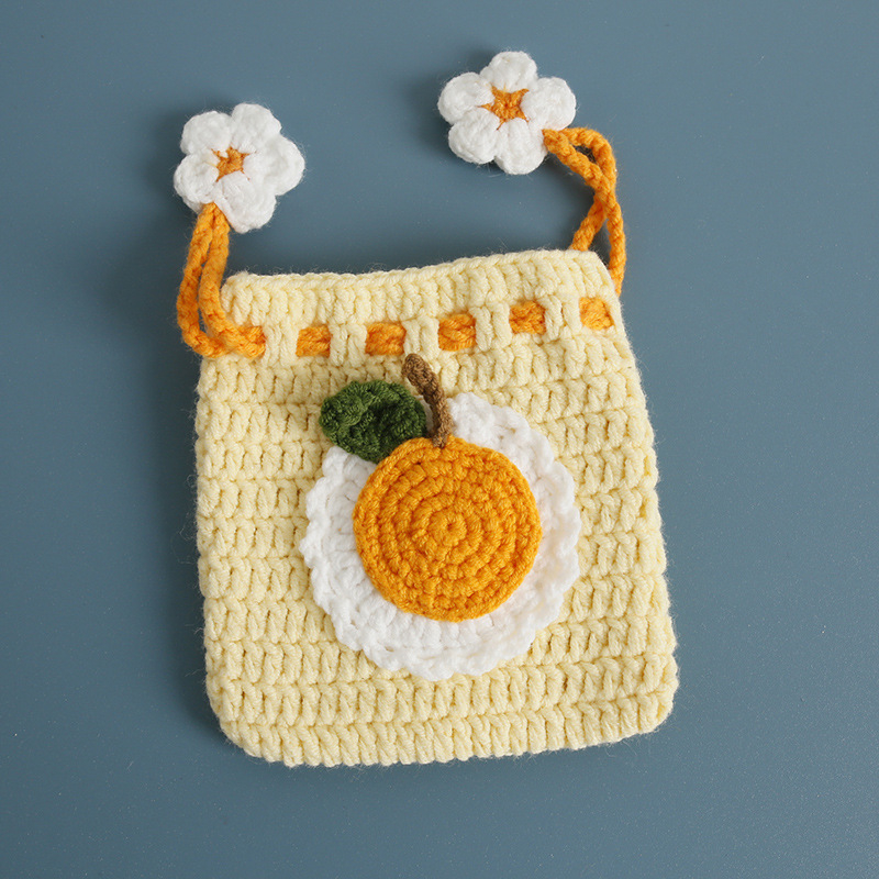 Вълнен монетник с плоден мотив, 1 сгъвка, стил свеж и сладък, лято 2025