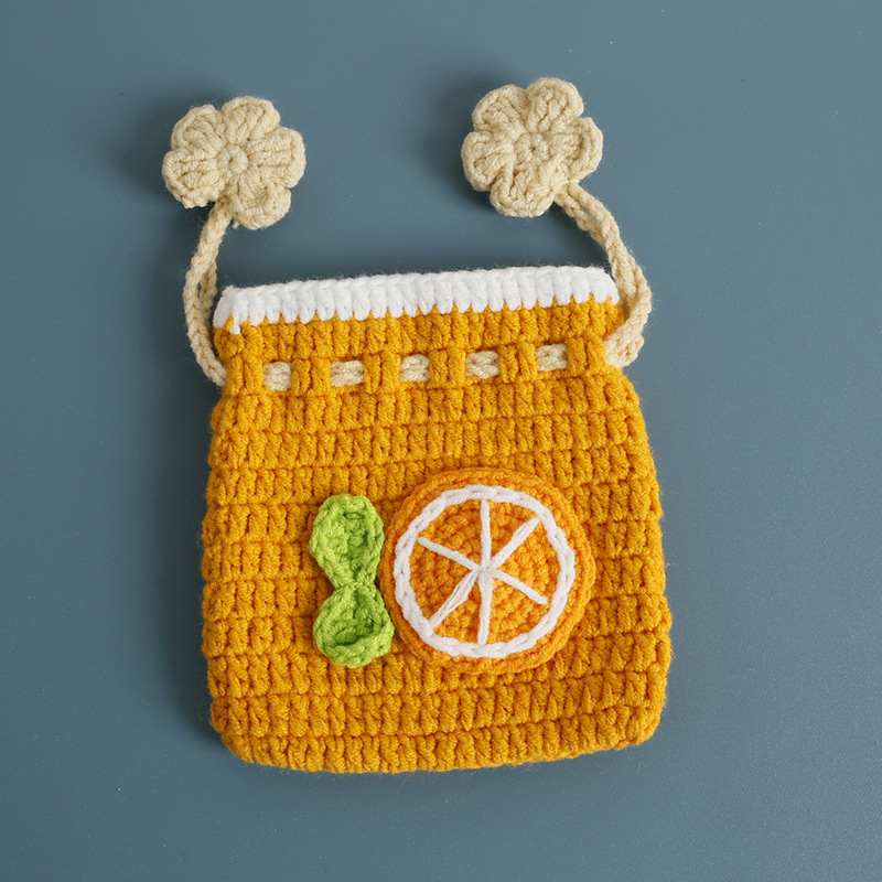 Вълнен монетник с плоден мотив, 1 сгъвка, стил свеж и сладък, лято 2025