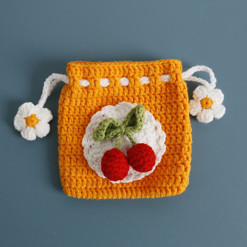 Вълнен монетник с плоден мотив, 1 сгъвка, стил свеж и сладък, лято 2025