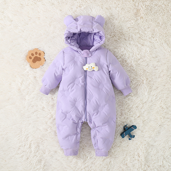 Детски пухен гащеризон с качулка, пълнеж бял патицов пух, кашмир 50–55%, полиестерна материя, пролет 2024.