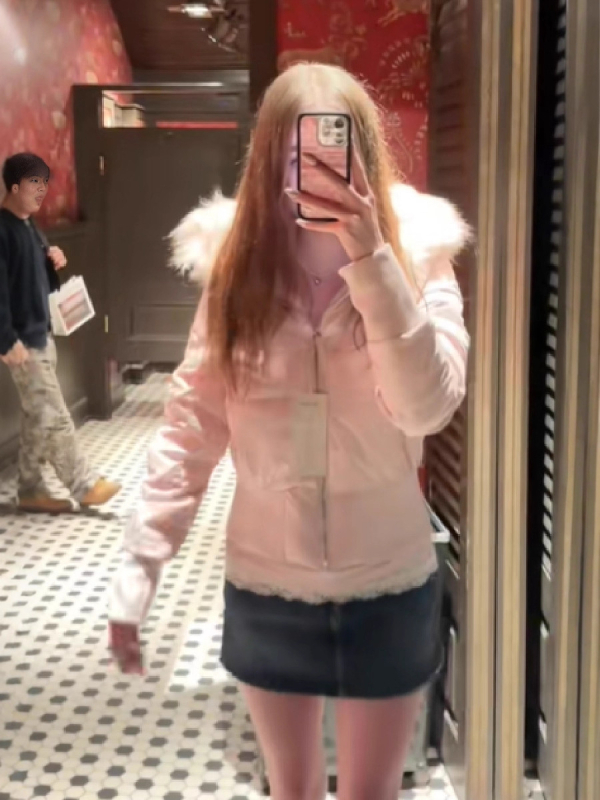 Ženska jakna s punjenjem od pamuka, umjetnim krznenim ovratnikom, kapuljača, zip na prednjem dijelu, odvojivi krzneni ovratnik, kratka duljina, casual stil jesen 2025