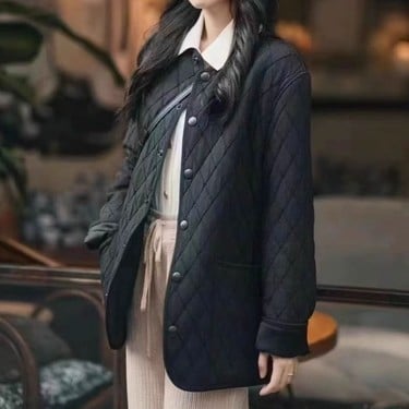 Дамско яке с подплата от полиестер и памук, средна дължина, диамантено шевове, кръгло деколте, едноредово закопчаване