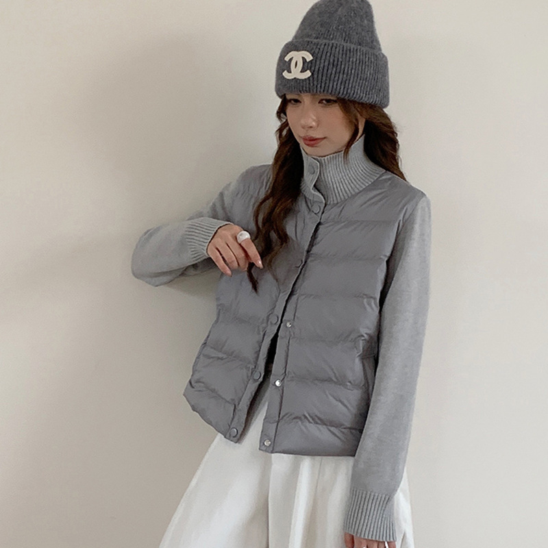 Дамско яке с полиестрово памучно напълване; плат: полиестерни и акрилни влакна; дълги ръкави; еднокопчено; плътно