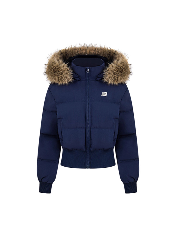 Pamut kabát prémes gallérral és kapucnival, derékban szűkített szabás, középhosszú, vastag poliészter anyag, cipzáros záródás