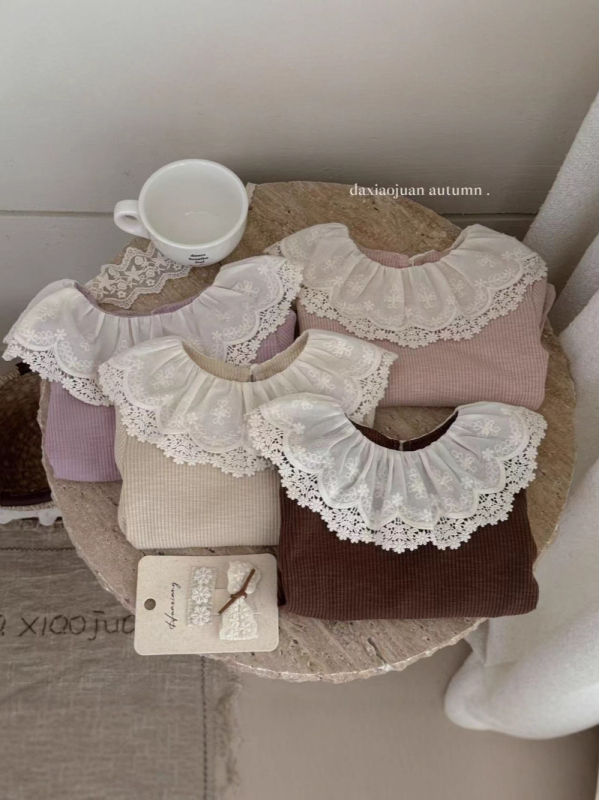 Dječji pleteni babydoll pulover s čipkastim ovratnikom, dugi rukavi, jednobojni uzorak, pamuk, jesensko 2025 izlazi, za djecu 3–8 godina