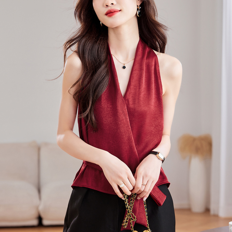 Дамски халтер топ от коприна без ръкави, тесен силует, дължина 50–65 см, еластан под 30% в състава, пролет-лято 2025