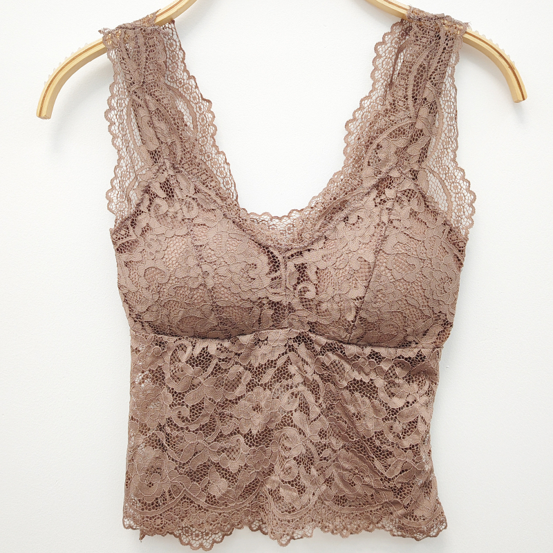 Top s čipkom na leđima, tanke naramenice, uski kroj, kratka duljina 40-50 cm, šifon materijal s 80-90% spandeksa