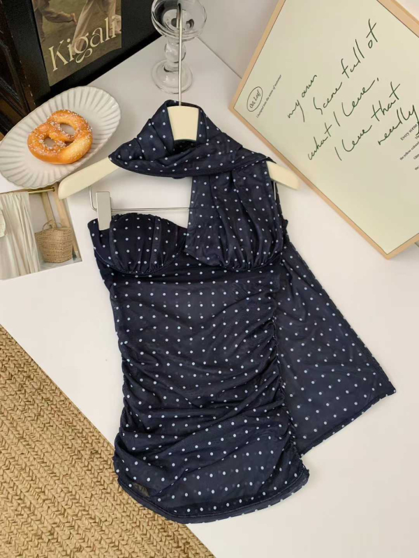 Halterneck camisole su taškuotais – rayon audinys, sudėtis 50–70%, stilius: krūtinės apsivynimas, miesto stilius; tinka visiems sezonams, išleidimas 2025 m. ruduo