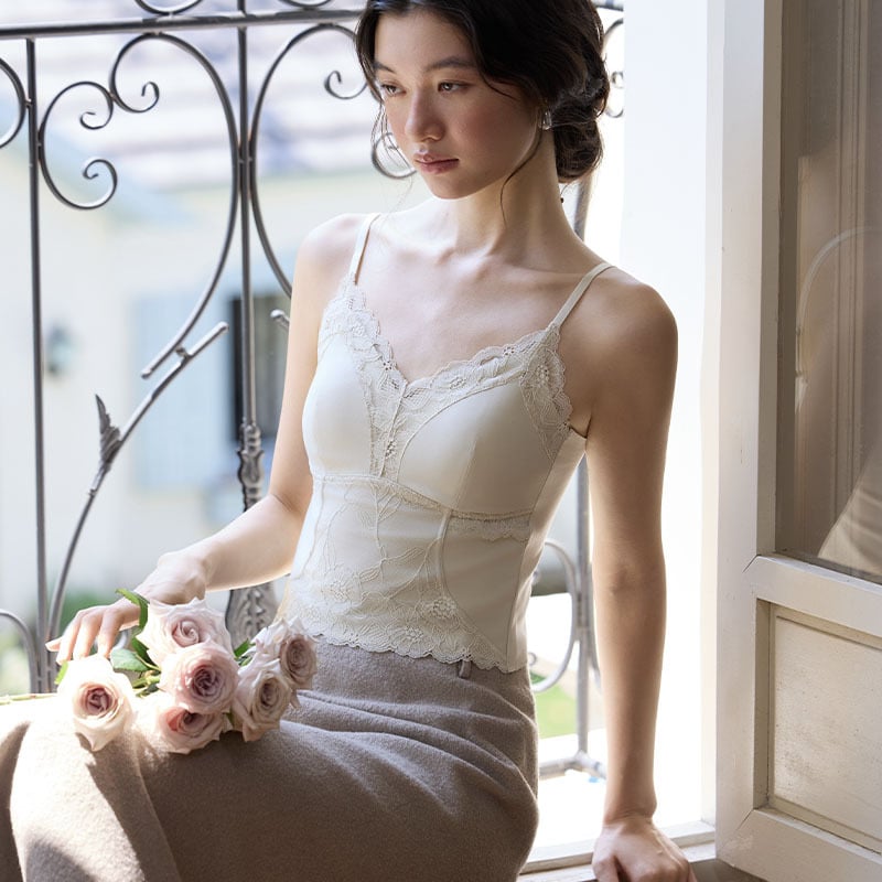 Nėriniuota camisole, V kaklo iškirptė, nailono audinys, fiksuotas puodelio dizainas, 2025 m. rudens leidimas