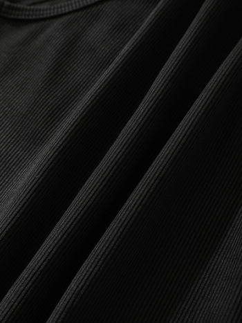 Ženski tank top s trakama, Slim fit, kratka duljina, poliester 90–95%, visoka elastičnost, ljeto 2025